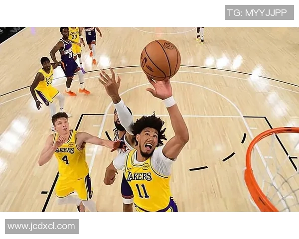 湖人队老将表现抢眼，助球队获胜